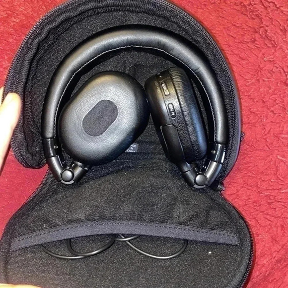 SONY  DIGITAL NEW EXPENSIVE HEADPHONES 🎧 FOR LAPTOPS 👩‍💻 NOISE-CANCELLING - Picture 5 of 11